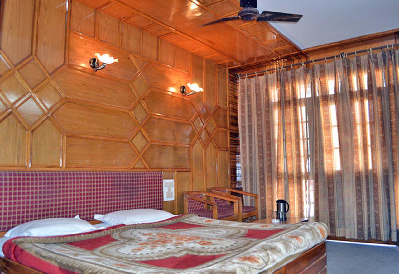 Hotel Radhe Continental Nainital Exterior foto